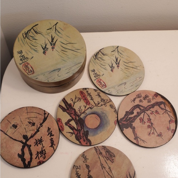 Coasters vintage Asian Round Decorative Box with Bird Design and coasters inside - Picture 5 of 5